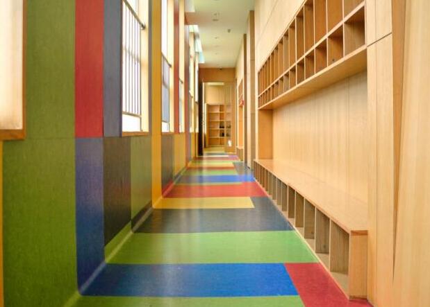 為什么學校地面改造習慣用塑膠地板？