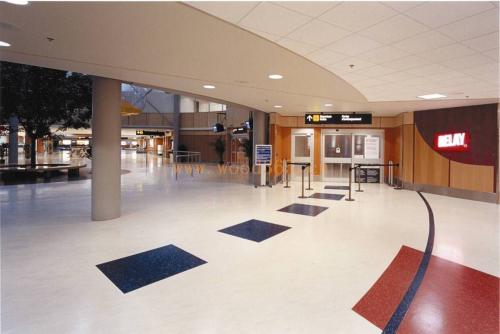 pvc地板和亞麻地板的區(qū)別是什么？